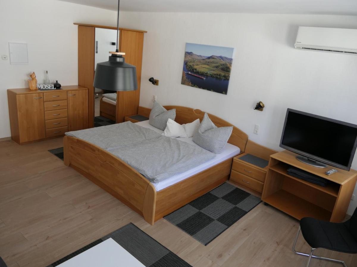 Ferienwohnungen Und Appartements - Haus Budinger Alf Luaran gambar