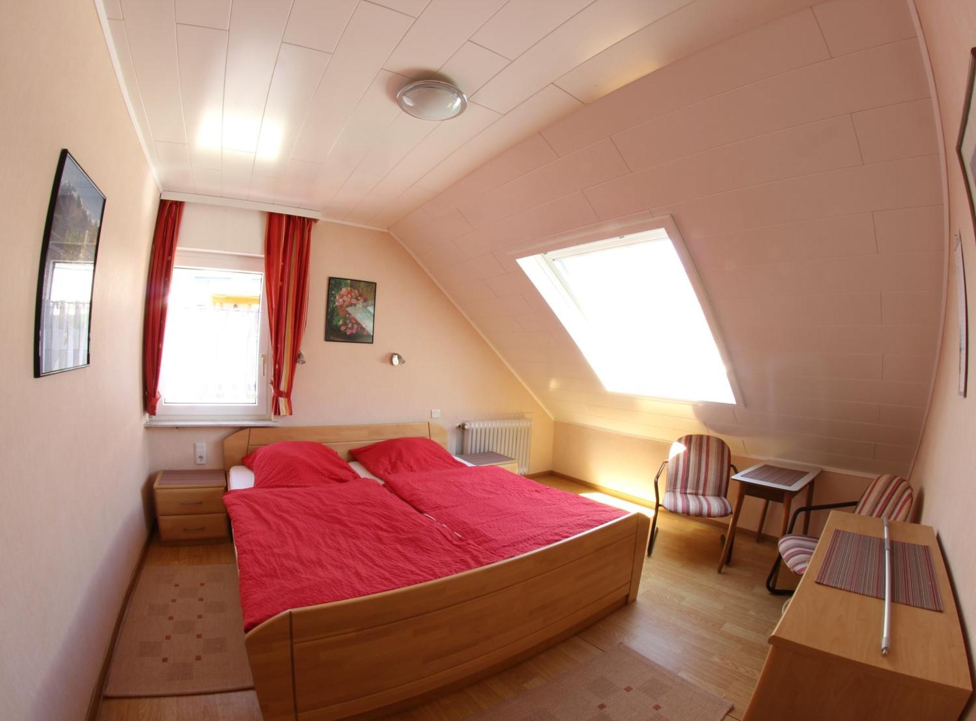 Ferienwohnungen Und Appartements - Haus Budinger Alf Luaran gambar