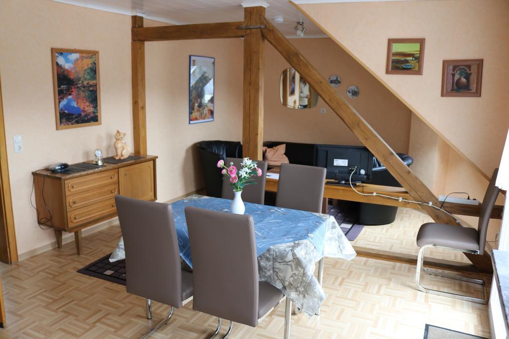 Ferienwohnungen Und Appartements - Haus Budinger Alf Luaran gambar